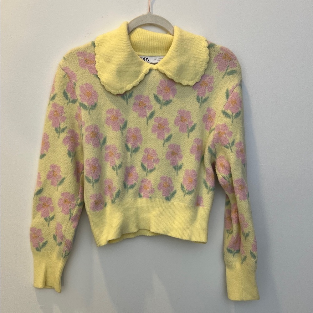 Zara Pastel Floral Knit Sweater with Scalloped Collar - Picture 2 of 4